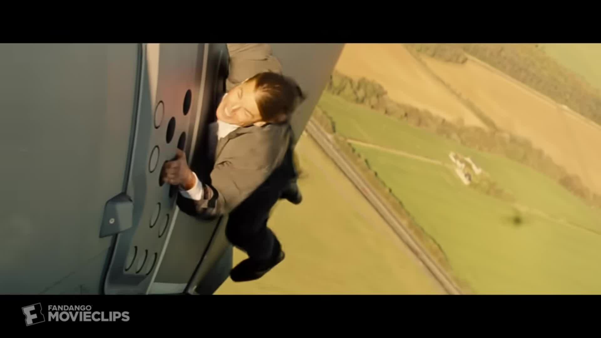 Những pha hành động ấn tượng của Tom Cruise trong loạt phim 'Mission: Impossible'